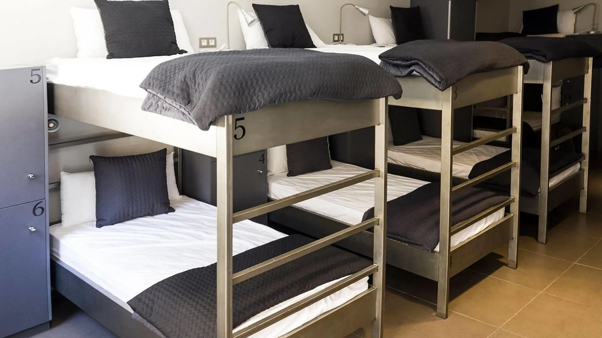 Don Moustache Boutique Hostel Барселона
