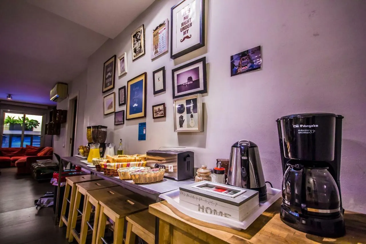 Don Moustache Boutique Hostel Барселона